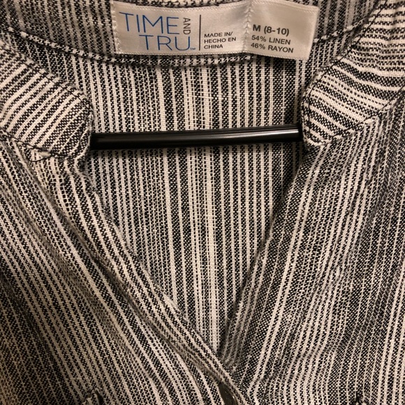 Gray and white romper. - Picture 3 of 4